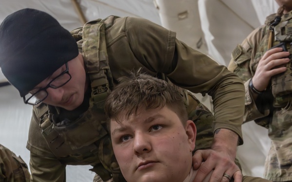 3-8 practice medical techniques during a Combat Lifesaver course