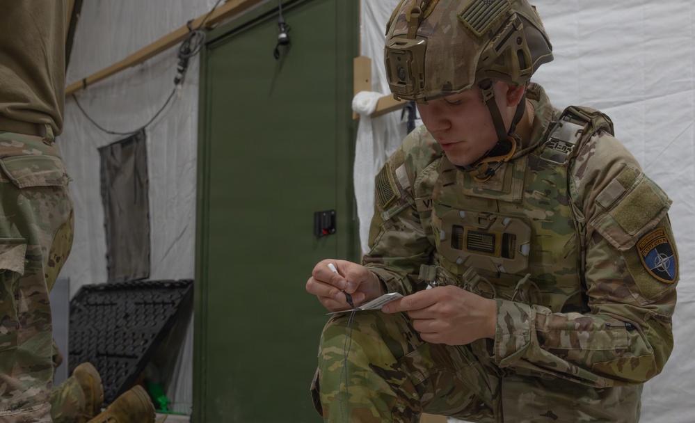 3-8 practice medical techniques during a Combat Lifesaver course