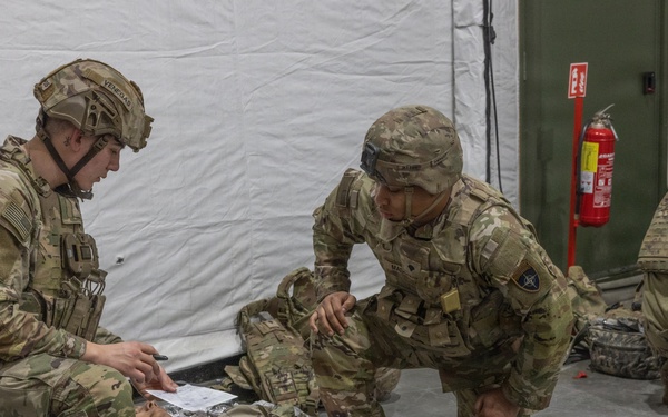 3-8 practice medical techniques during a Combat Lifesaver course