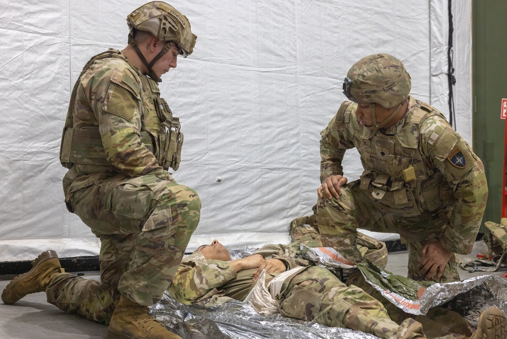 3-8 practice medical techniques during a Combat Lifesaver course