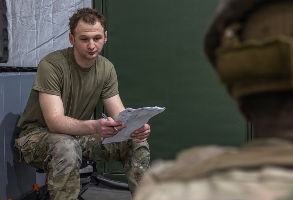 3-8 practice medical techniques during a Combat Lifesaver course