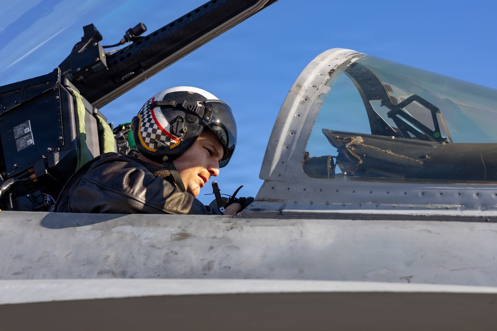 VMFA-312 Conducts Loading Ordnance Exercise