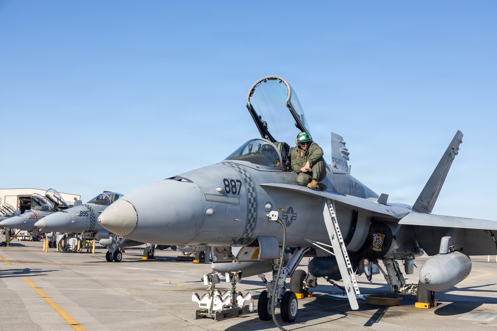 VMFA-312 Conducts Loading Ordnance Exercise