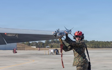VMFA-312 Conducts Loading Ordnance Exercise