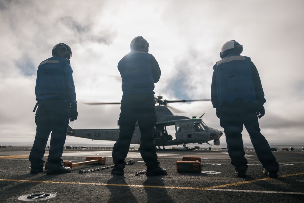 11th MEU Marines, Sailors Conduct Flight Deck Operations Aboard USS Boxer