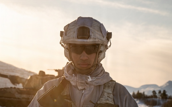 CORE26 | U.S. Marines stand Shoulder to Shoulder with Norwegian soldiers