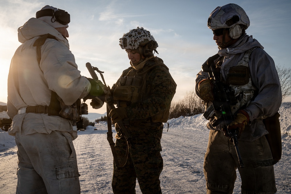 CORE26 | U.S. Marines stand Shoulder to Shoulder with Norwegian soldiers