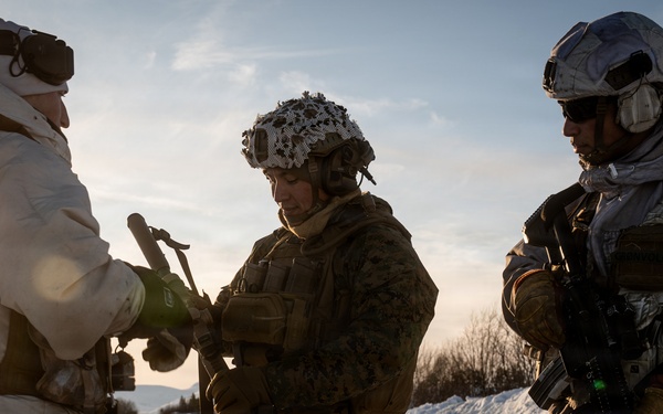 CORE26 | U.S. Marines stand Shoulder to Shoulder with Norwegian soldiers