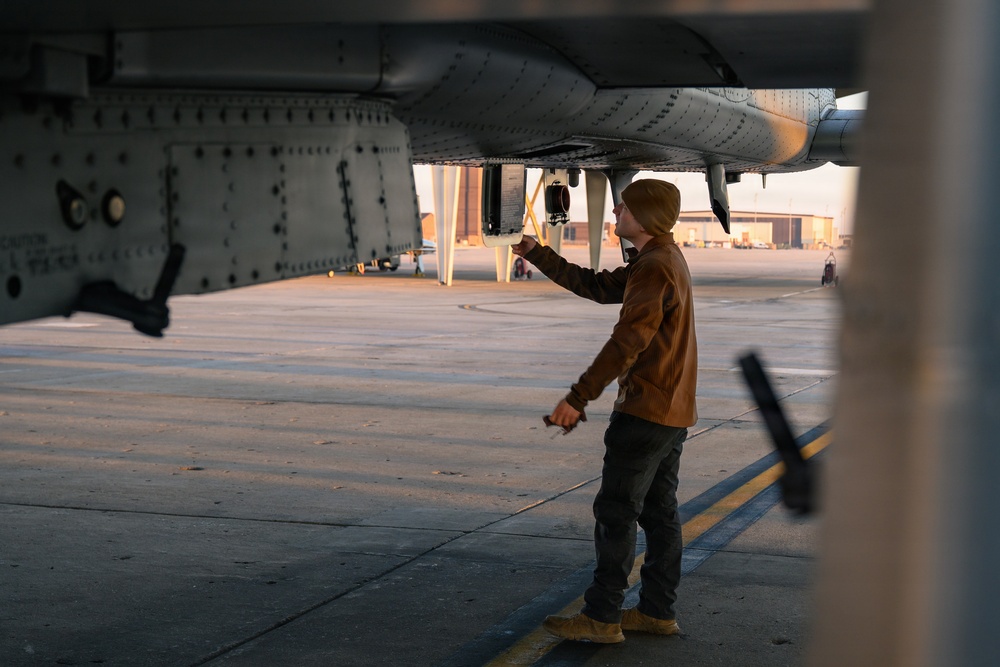 442d Fighter Wing divests A-10 Thunderbolt II attack aircraft