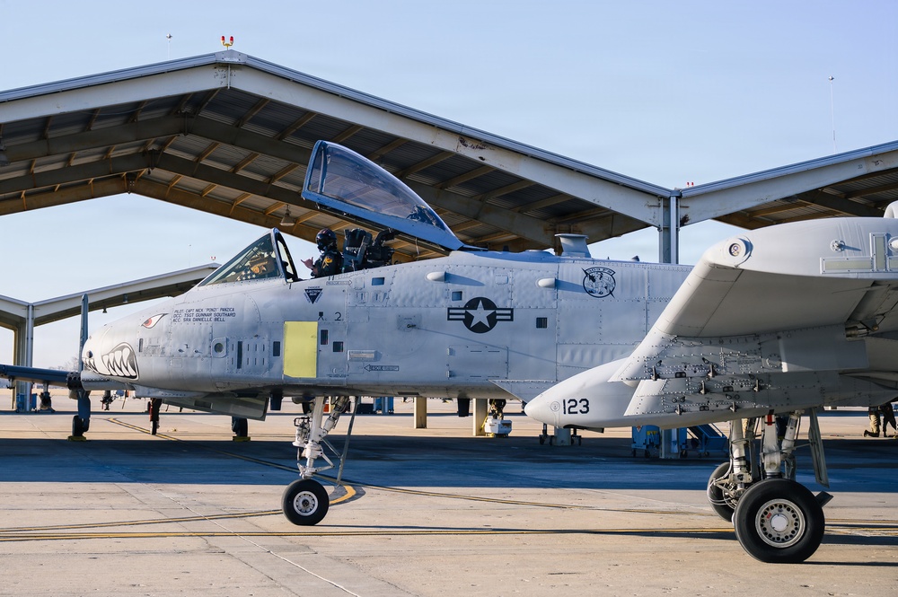 442d Fighter Wing divests A-10 Thunderbolt II attack aircraft