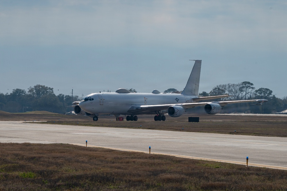 USSTRATCOM Looking Glass team visits Keesler AFB