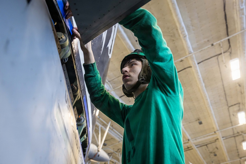 VAQ-142 Routine Maintenance