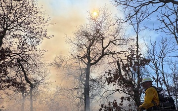 Oklahoma National Guard wildland firefighting crews battle Oklahoma blazes