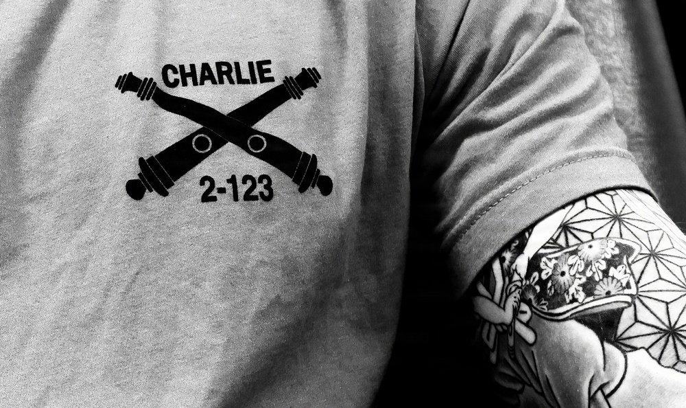 Illinois Army National Guard Field Artillery Battalion Joins With Community to Give Blood