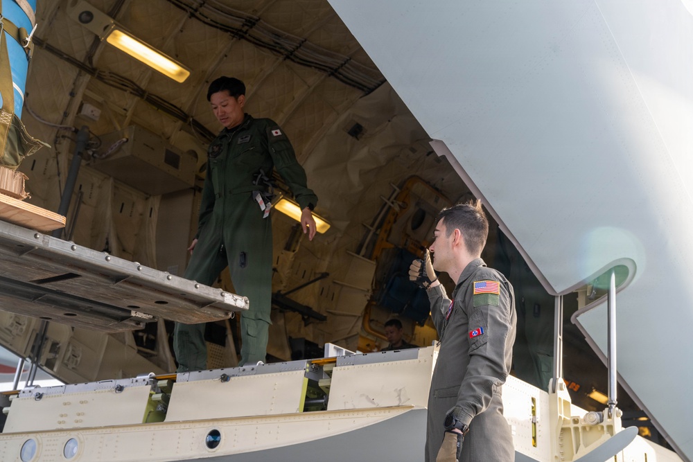JASDF, 15 WG perform joint airdrops