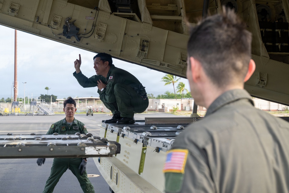 JASDF, 15 WG perform joint airdrops