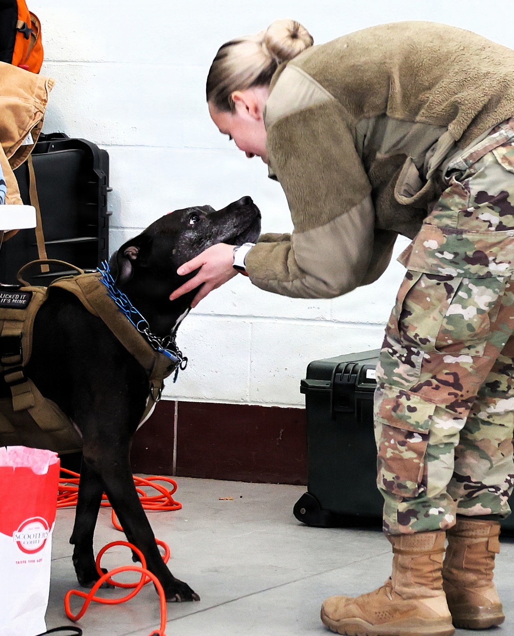 Illinois Army National Guard Field Artillery Battalion Joins With Community to Give Blood
