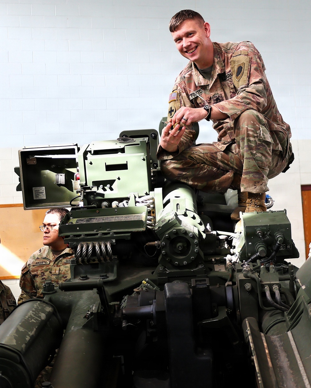 Illinois Army National Guard Field Artillery Battalion Joins With Community to Give Blood