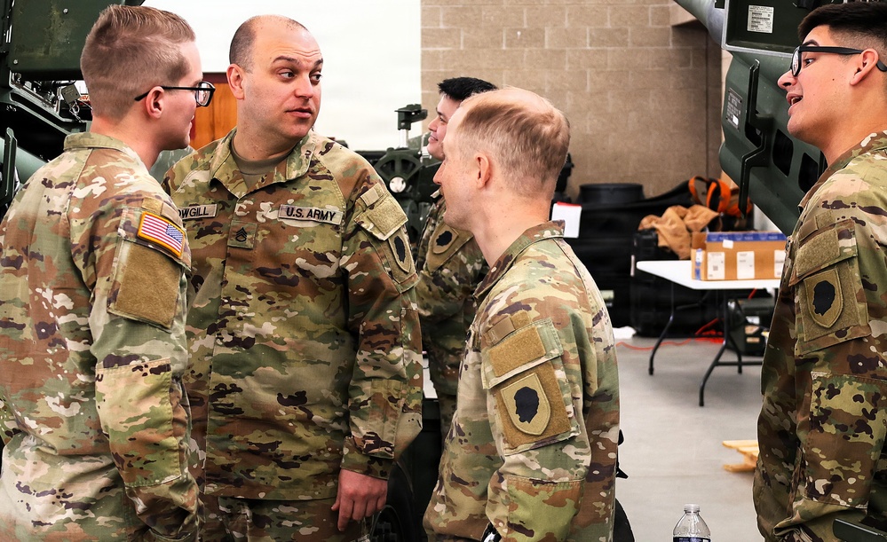Illinois Army National Guard Field Artillery Battalion Joins With Community to Give Blood