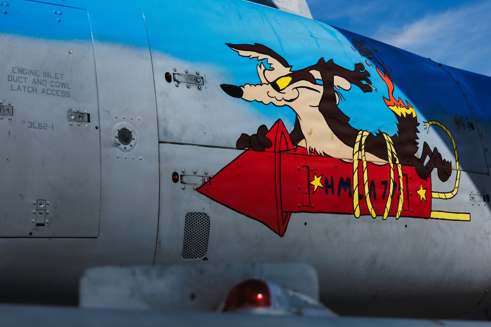 HMLA-775 Conducts Close-Air Support Training