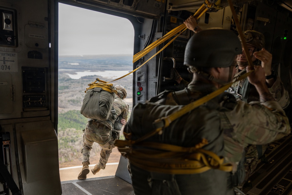 Altus AFB Supports Ranger Jumpmaster Training with C-17 Airlift