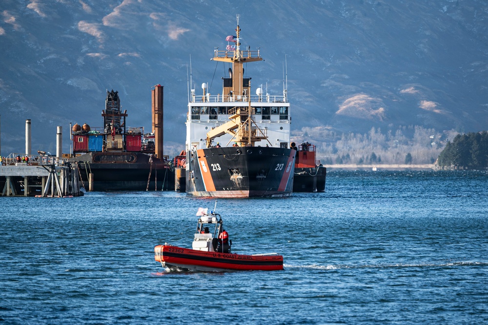 From Ship to Shore: Joint Force Teams Partner with USCGC Fir for Medical Exercise