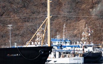 From Ship to Shore: Joint Force Teams Partner with USCGC Fir for Medical Exercise