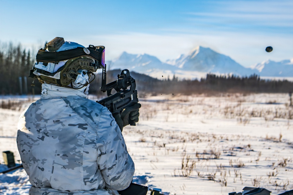 Marine Raider’s fire weapons in Arctic environment during AE26