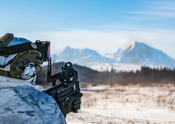 Marine Raider’s fire weapons in Arctic environment during AE26