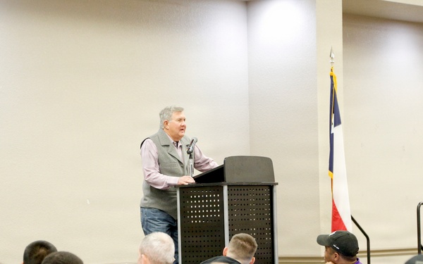 Gatesville wraps arms around mobilizing Soldiers at annual fish fry
