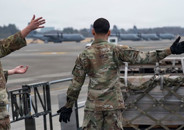 Yokota Airman train on 25K Halverson to strengthen cargo readiness