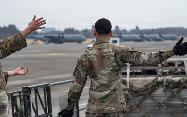 Yokota Airman train on 25K Halverson to strengthen cargo readiness