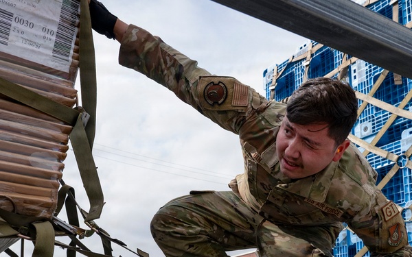 Yokota Airman train on 25K Halverson to strengthen cargo readiness
