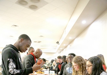 Gatesville wraps arms around mobilizing Soldiers at annual fish fry