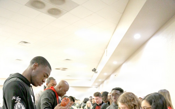 Gatesville wraps arms around mobilizing Soldiers at annual fish fry