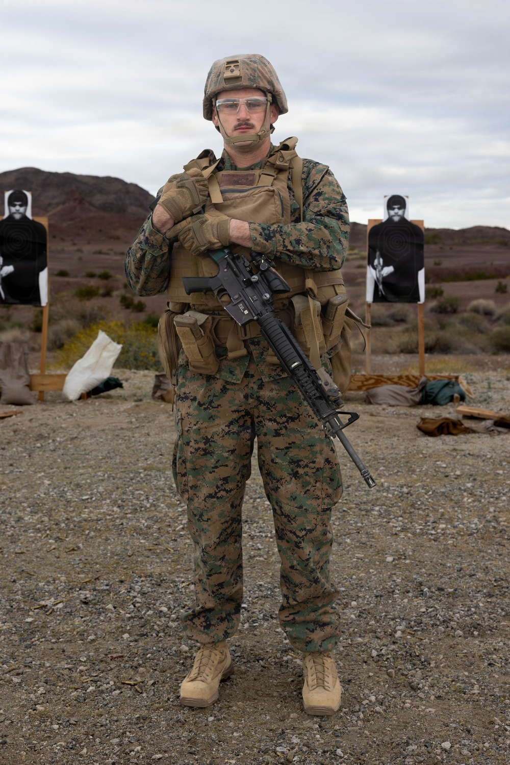Marines With MWSS-371 Engineer Company Conduct Weapons Field Exercise