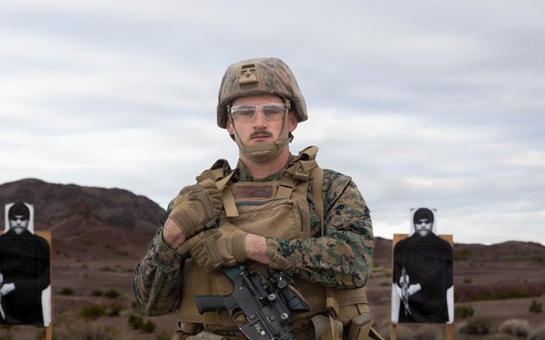 Marines With MWSS-371 Engineer Company Conduct Weapons Field Exercise