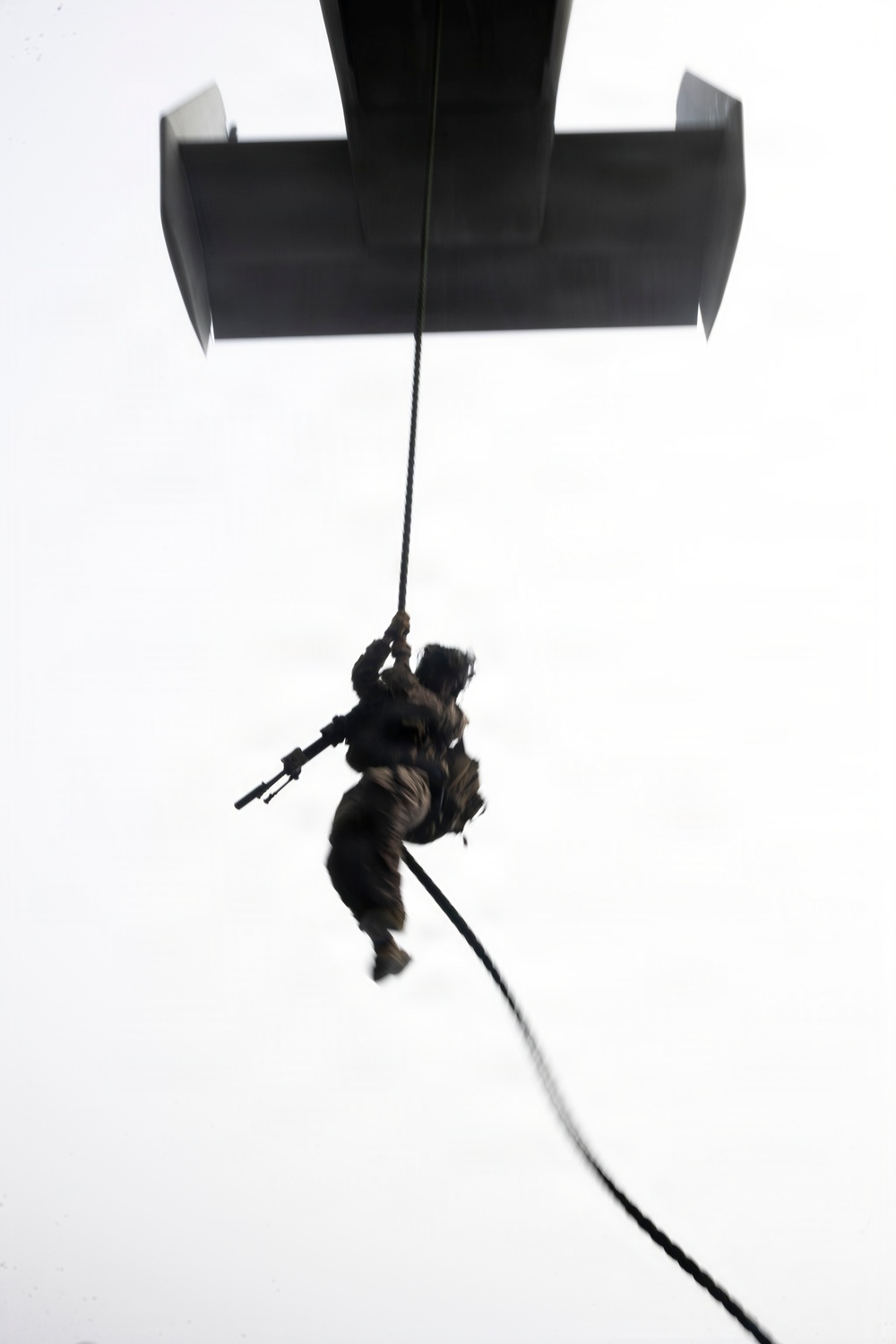 11th MEU Marines, Sailors Conduct Fast-Rope Training Aboard USS Boxer