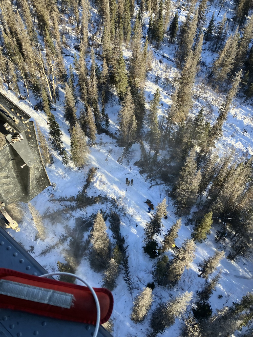 Alaska Air National Guard rescues injured snowmachiner near Cooper Landing