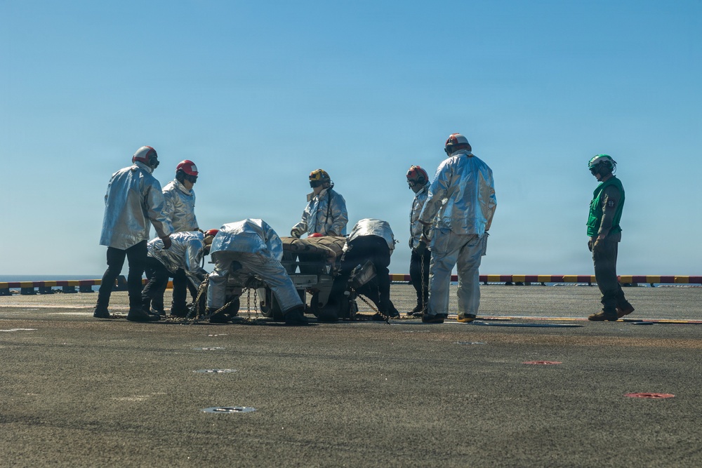 11th MEU Marines, Sailors Conduct Hung Gear Drill Aboard USS Boxer