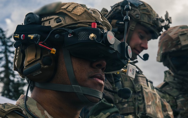 1st Special Forces Group (Airborne) Soldiers conduct drone training