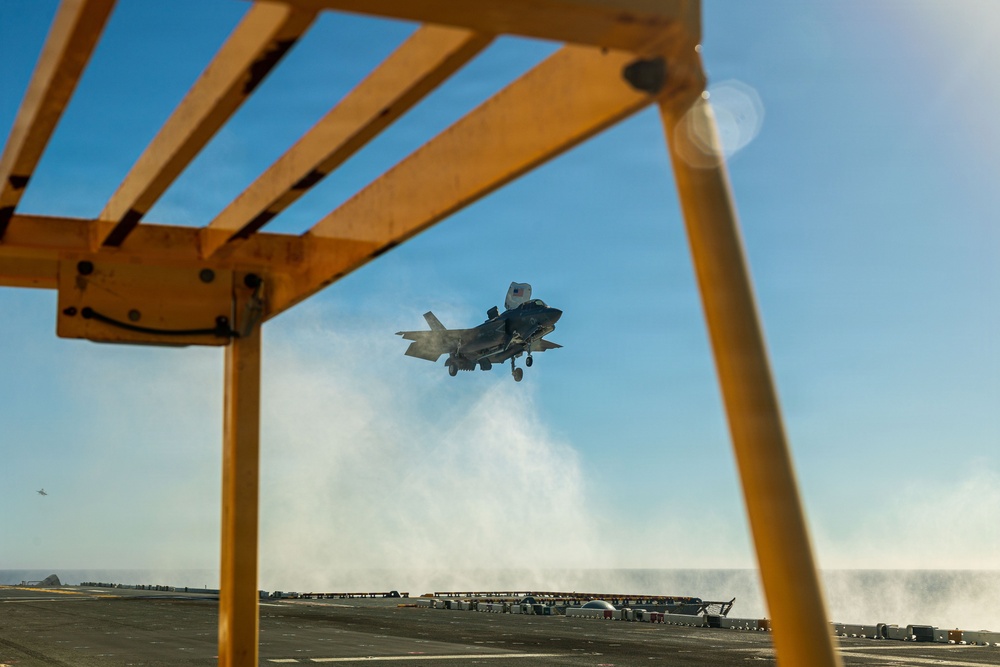 11th MEU Marines, Sailors Conduct Flight Operations Aboard USS Boxer