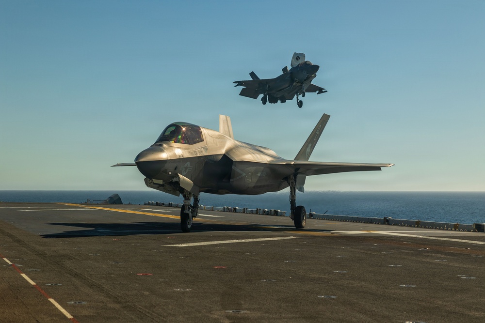 11th MEU Marines, Sailors Conduct Flight Operations Aboard USS Boxer