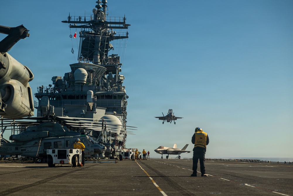 11th MEU Marines, Sailors Conduct Flight Operations Aboard USS Boxer