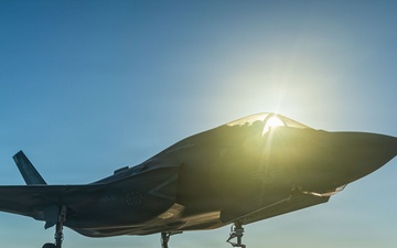 11th MEU Marines, Sailors Conduct Flight Operations Aboard USS Boxer
