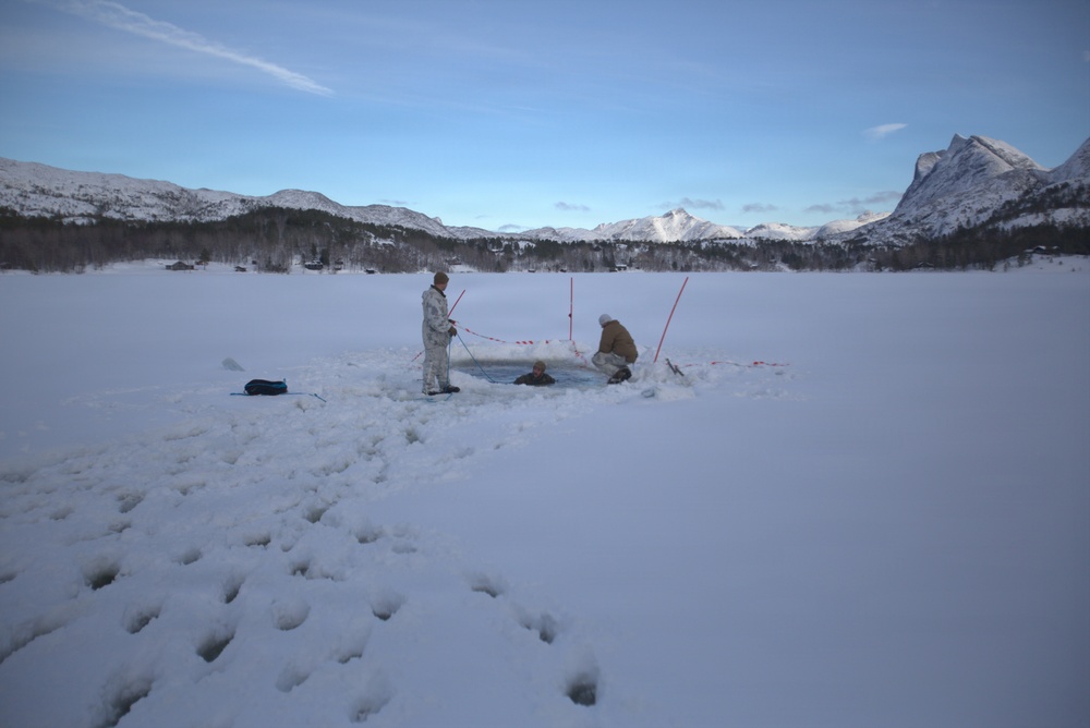 CORE26 | U.S. Marines conduct ice-breaker drill in Norway
