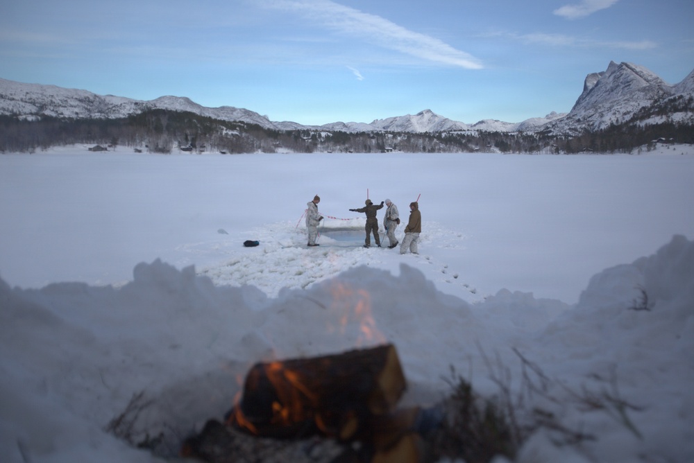 CORE26 | U.S. Marines conduct ice-breaker drill in Norway