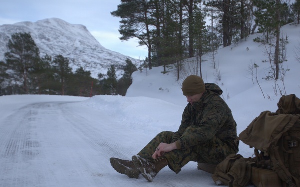 CORE26 | U.S. Marines conduct ice-breaker drill in Norway