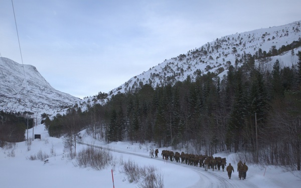 CORE26 | U.S. Marines conduct ice-breaker drill in Norway
