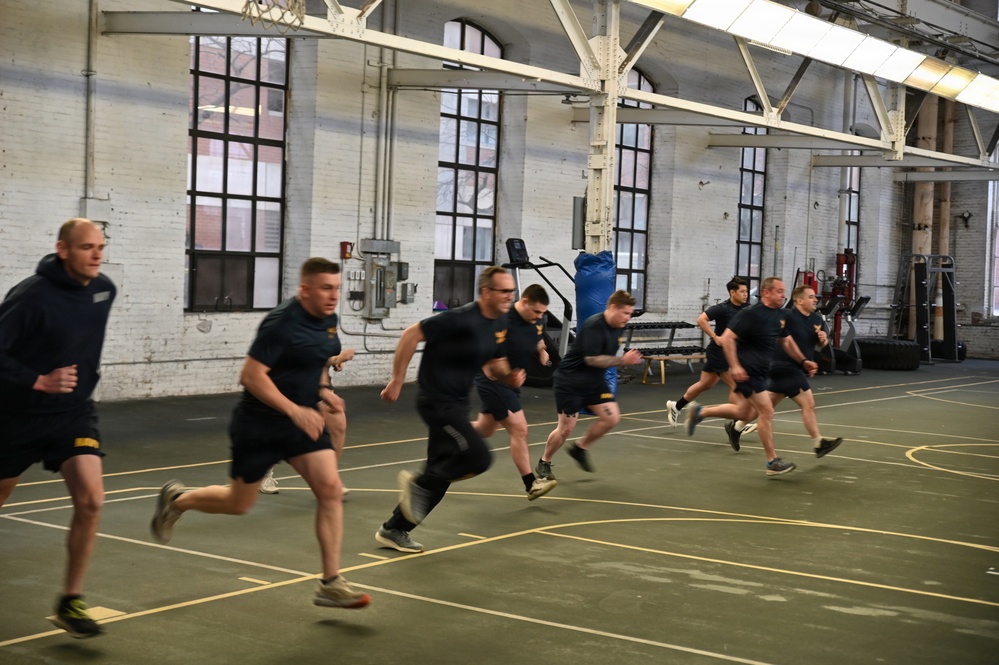 NSAW Sailors conduct PACER shuttle run